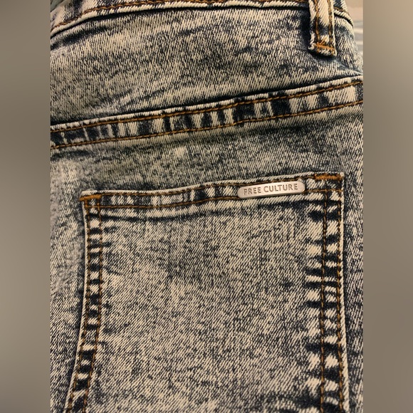 FREE CULTURE jeans. Skinny, high rise. - Picture 9 of 12
